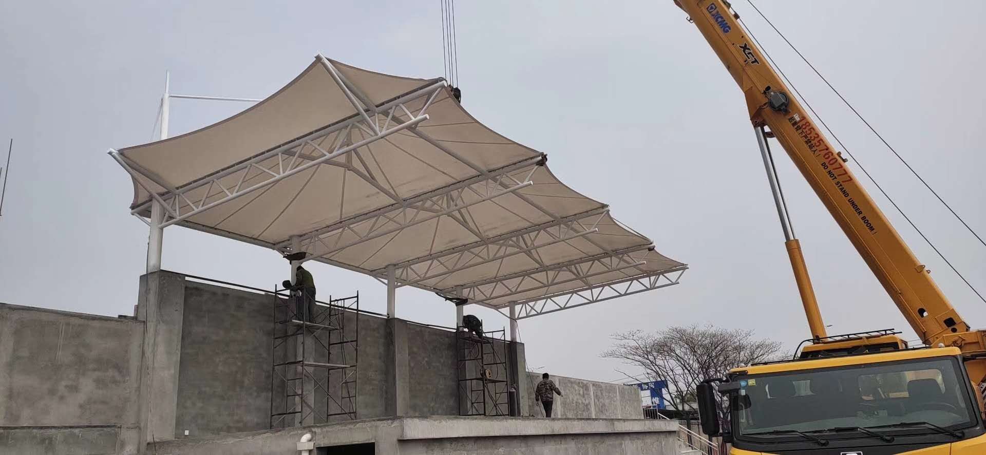 山西外國(guó)語(yǔ)學(xué)院主席臺(tái)